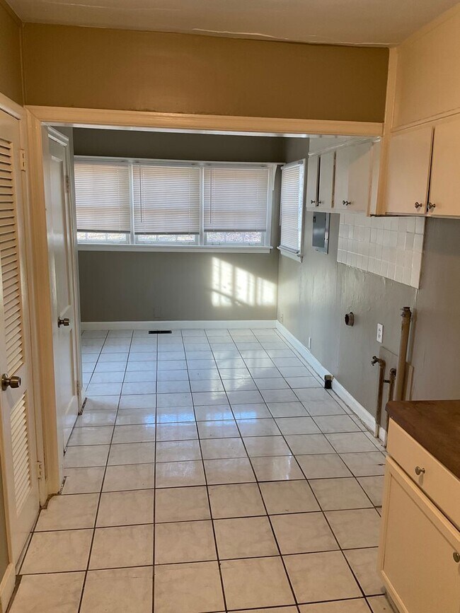 Building Photo - Move In Special!! Limited Time Only- must secure property by 3/17/26 for Promo!! No Security Depo...