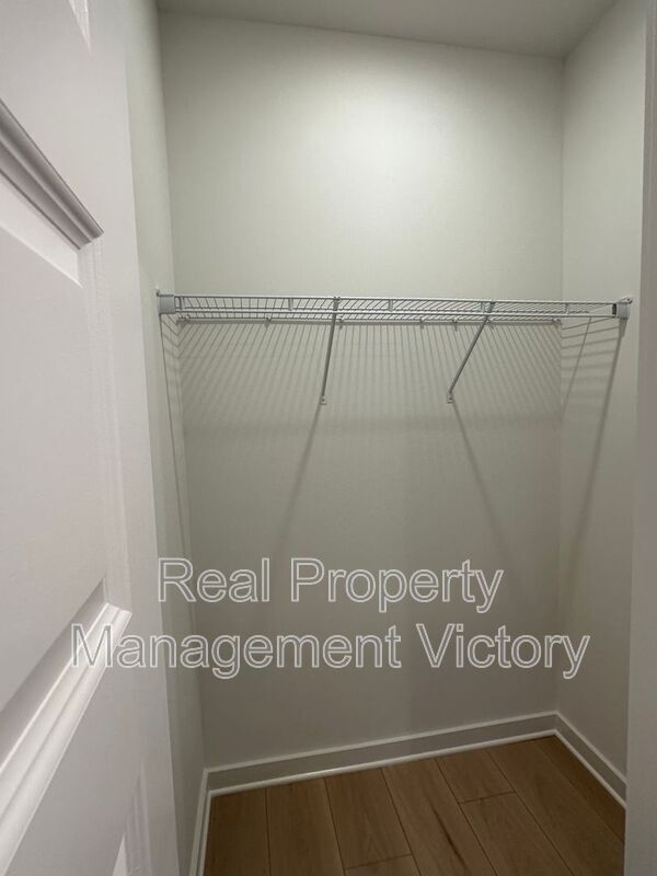 Building Photo - 1108 Windsor Sq