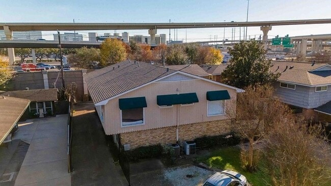 Building Photo - 4723 Merwin St