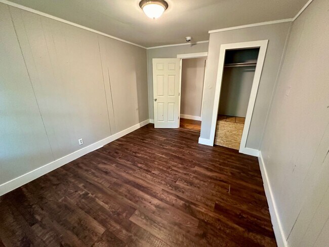 Building Photo - 312 Cooper St