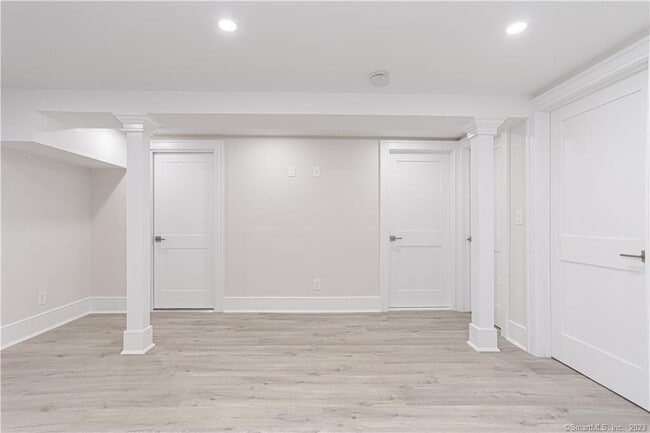 Building Photo - 40 Poe Ct