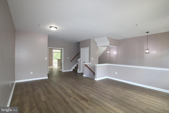 Building Photo - 622 Tailgate Terrace