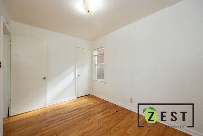 Building Photo - 2 BED 1 BATH SINGLE FAMILY HOME OPEN HOUSE...