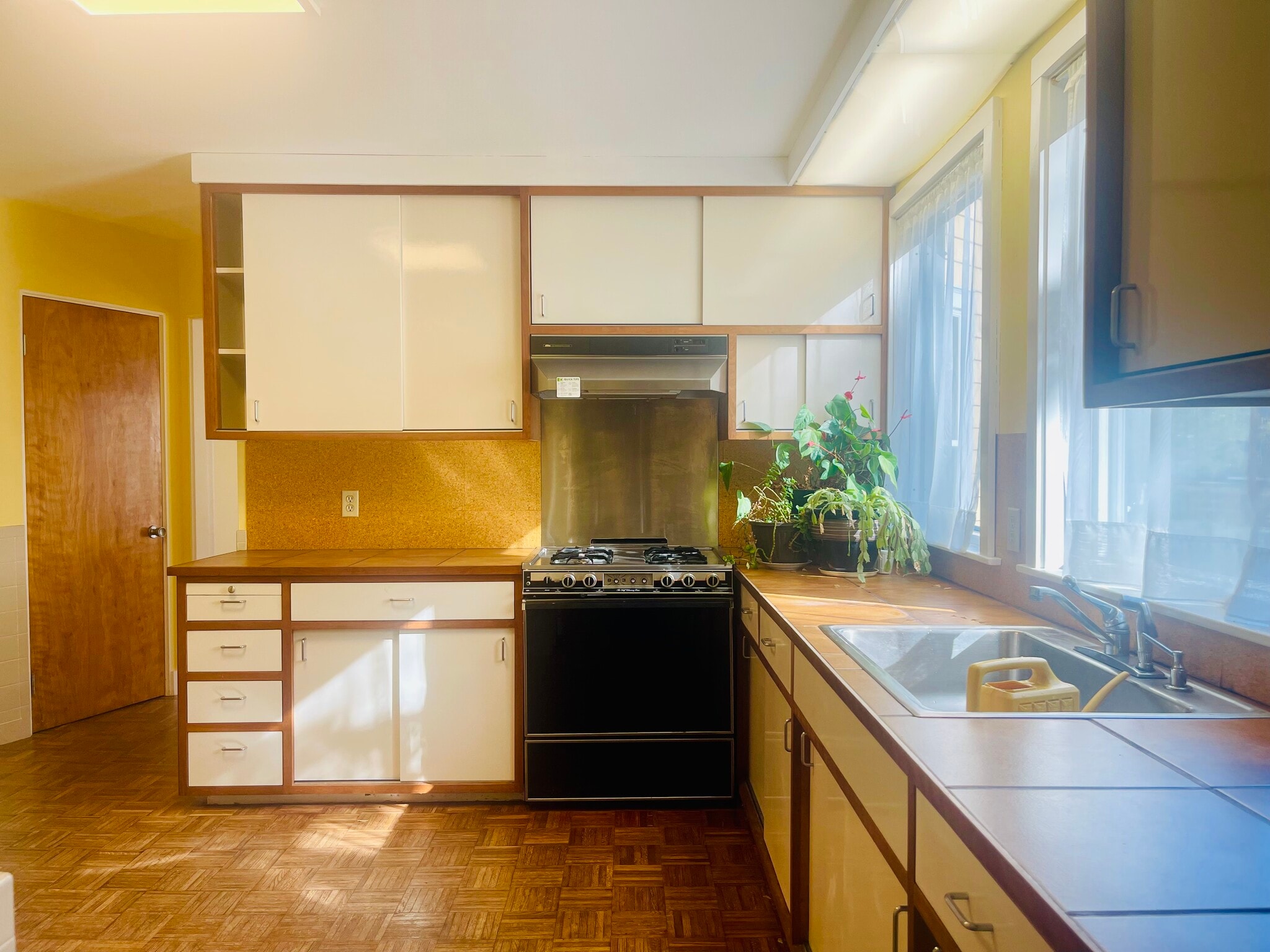 KITCHEN - 10 Packard Ave