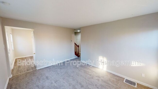 Building Photo - 350 Wallace Dr