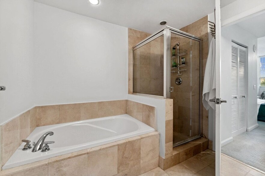 Building Photo - 410 Evernia St