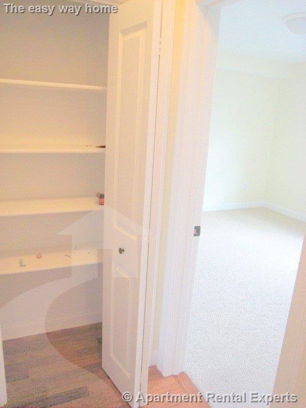 Building Photo - 43-45 Pitman St Unit #202