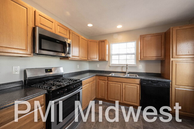 Building Photo - 1365 Mulberry St.