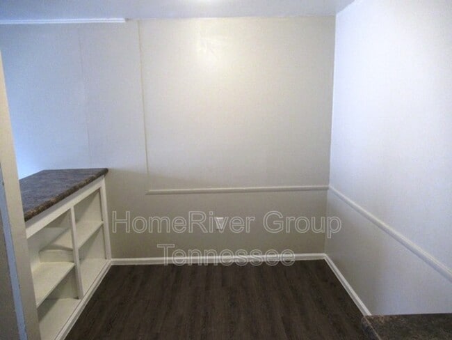 Building Photo - 1058 Poplar Ave