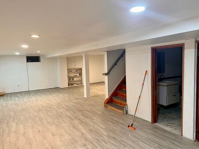 Building Photo - 5941 Daybreak Ter