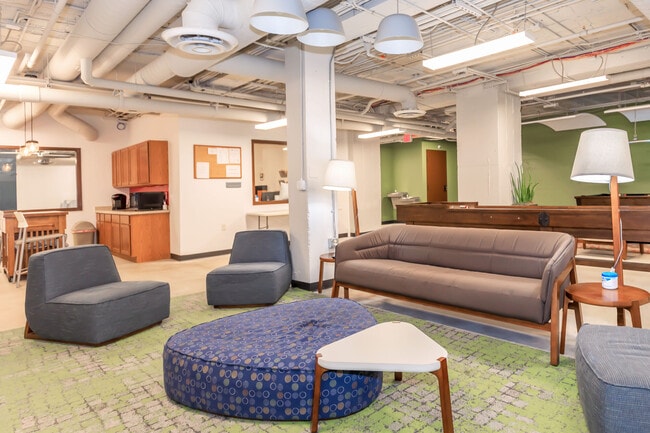 Resident Lounge - Exchange At 104