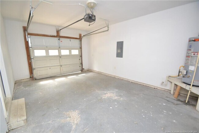 Building Photo - 712 Penncross Dr