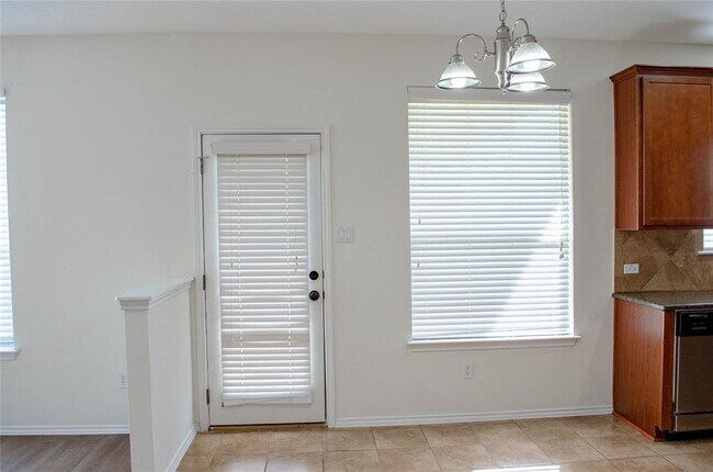 Building Photo - 14213 Willow Tank Dr