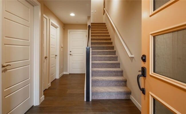 Building Photo - Modern Air Conditioned 3 bedroom in Bothell