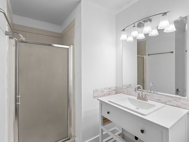 Building Photo - 1107 Meadowview Ct