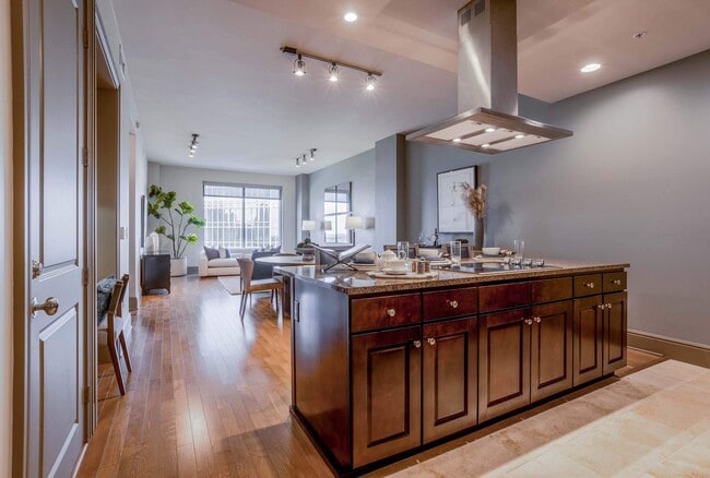 Primary Photo - 7 Riverway