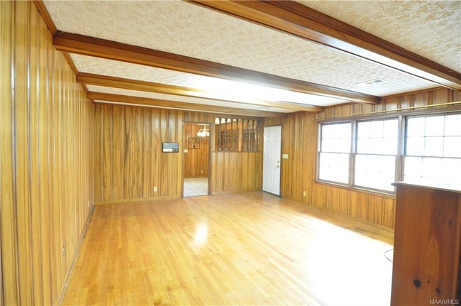 Building Photo - 5758 Carriage Hills Dr