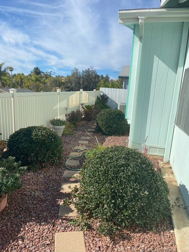 Building Photo - 1186 Via Santa Paulo