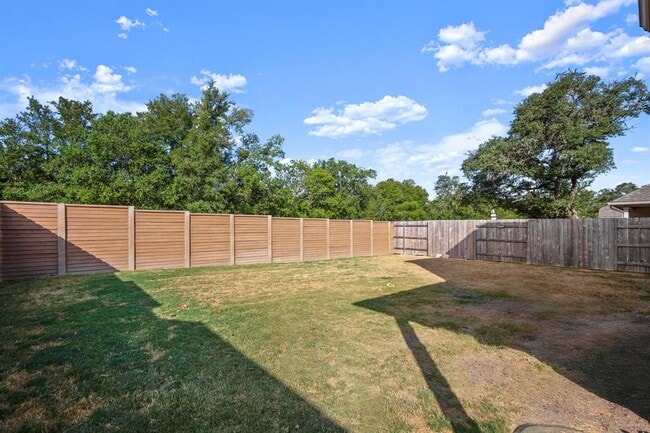 Building Photo - 321 Jefferson Dr