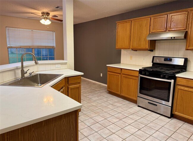 Building Photo - 1502 Woodstone S