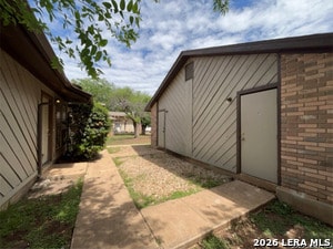 Building Photo - 8869 Meadow Trace St