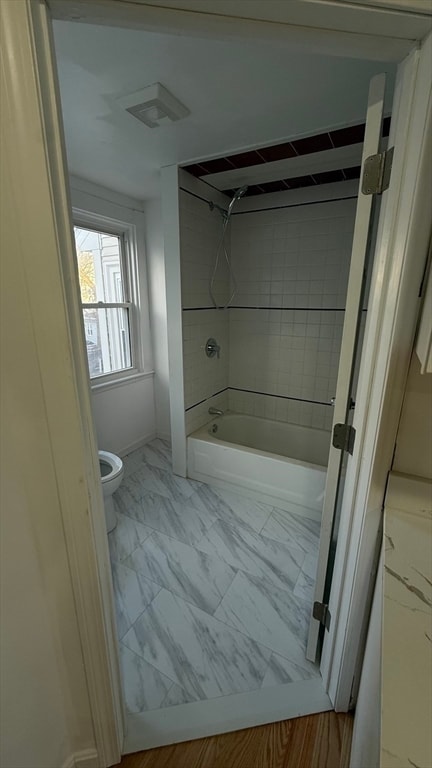 Building Photo - 21 Locust St