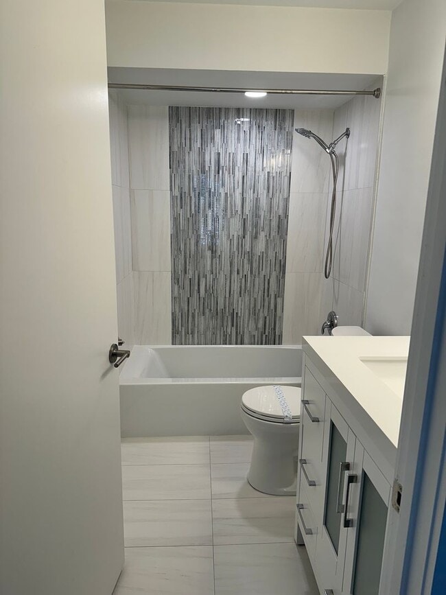 Building Photo - 1275 Crystal Way