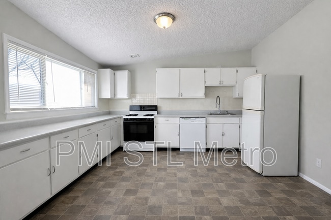 Building Photo - 8439 Alder Ave