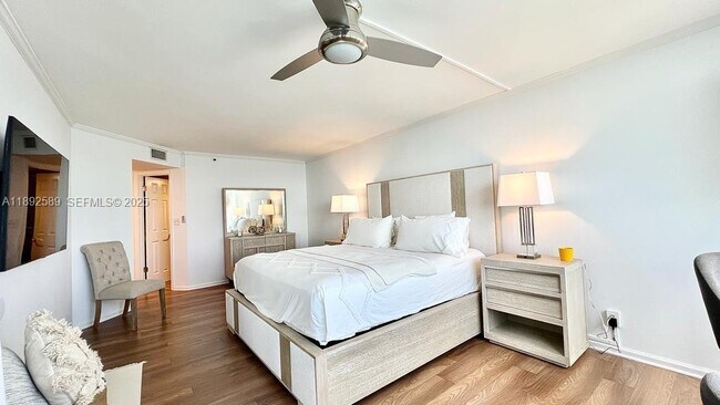 Building Photo - 5200 N Ocean Dr