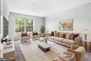 Building Photo - 238 E Gay St