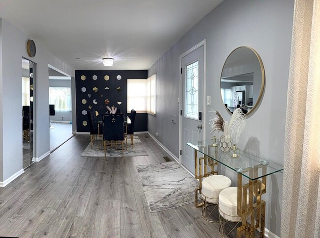 Building Photo - 8001 N Elmore St