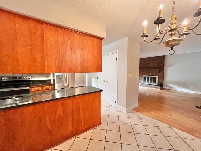 Building Photo - Newly Renovated 3BD, 2.5BA North Raleigh Home on a Private Lot in a Prime Location Near Shopping,...