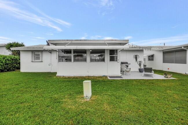 Building Photo - 1803 SW 13th Ave