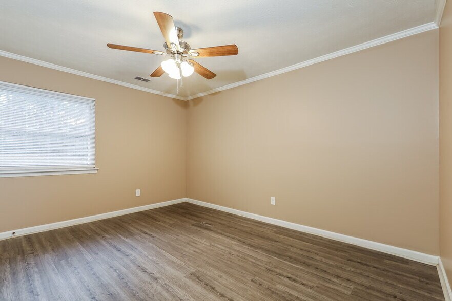 Building Photo - 11010 Highridge Ct