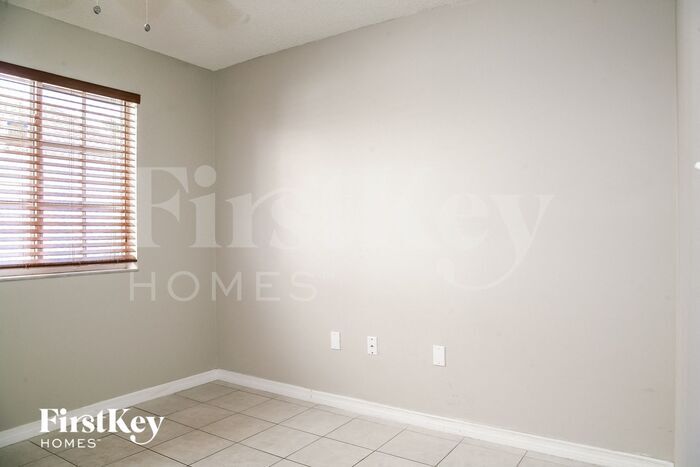 Building Photo - 17841 SW 144th Ave