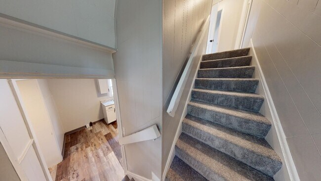 Building Photo - Old Brooklyn - 3 Bedroom Single Family Home