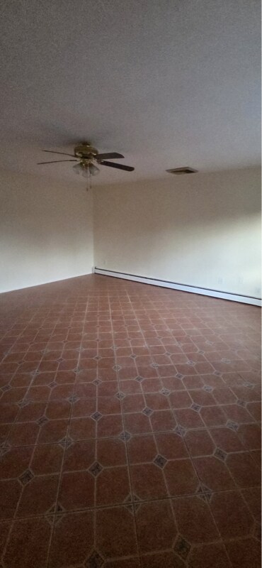 Building Photo - 12 Greenwood Rd