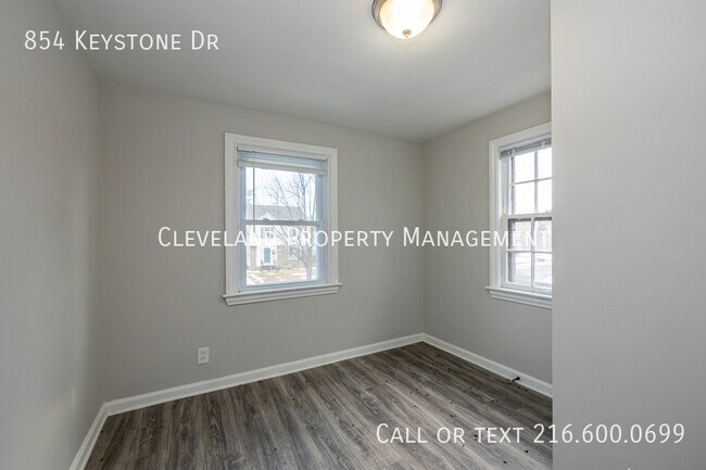 Building Photo - 854 Keystone Dr