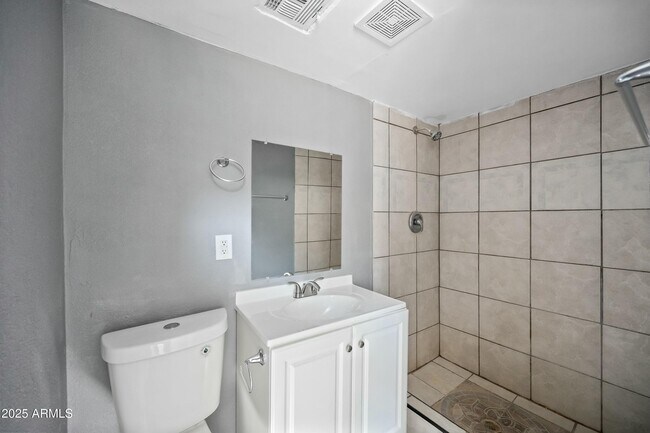 Building Photo - 2601 N 51st St