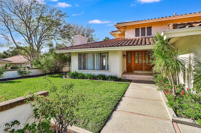 Building Photo - 4082 Avenida Verano