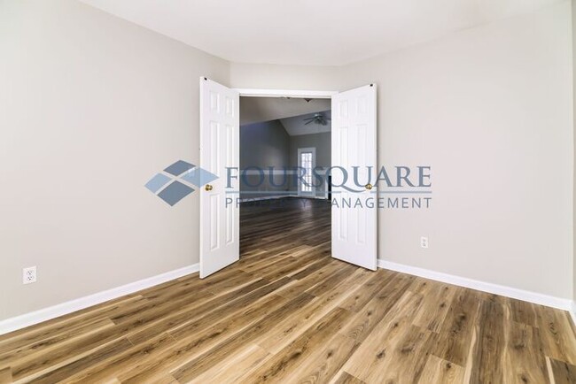 Building Photo - One Story Single Family Home| 2nd Floor Lo...