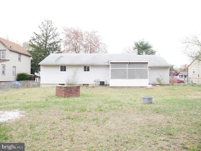 Building Photo - 1228 Heddon Ave