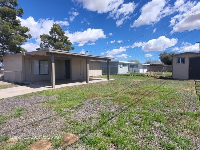 Building Photo - 2202 Davis Ave