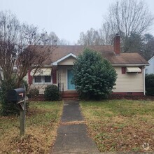 Building Photo - Cute 2 Bedroom, 1.5 Bath House in the Hear...