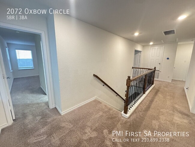 Building Photo - 2072 Oxbow Cir