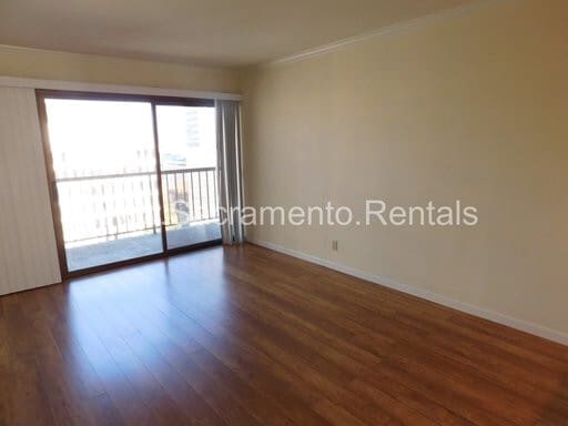 Building Photo - Spacious Updated 2bd/2ba Downtown Condo - Great Location!