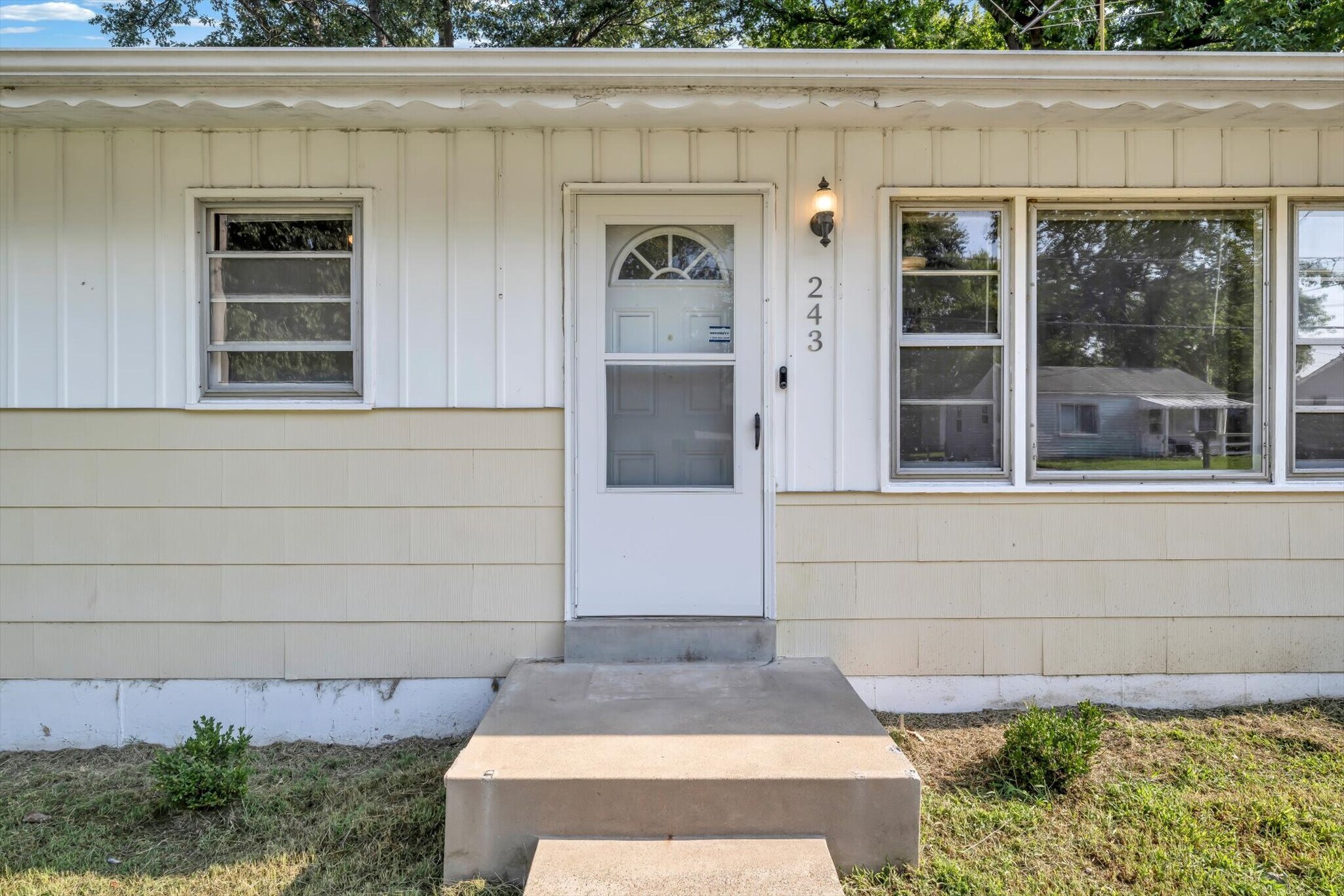 Building Photo - 243 Reasor Dr