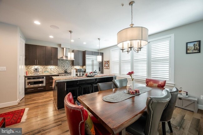 Building Photo - 1126 N Stuart St