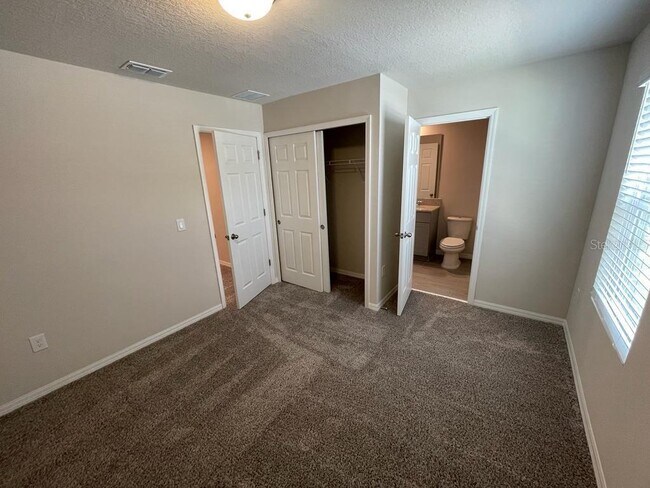 Building Photo - 407 Legacy Lp