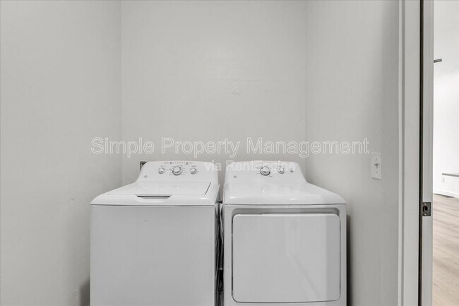 Building Photo - 1625 NW 16th St